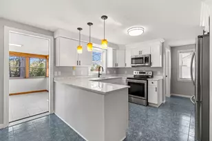 51 MacDonald Dr, Nashua, NH 03062 - Photo 6