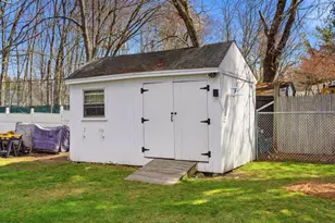 8 Old Coach Rd, Salem, NH 03079 - Photo 32
