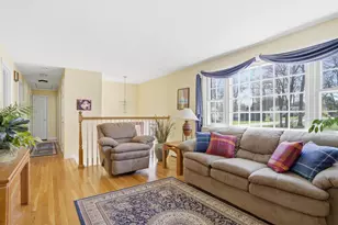 8 Old Coach Rd, Salem, NH 03079 - Photo 4