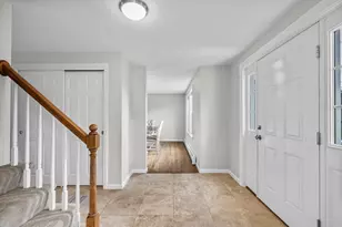 17 Cambridge Dr, Merrimack, NH 03054 - Photo 4