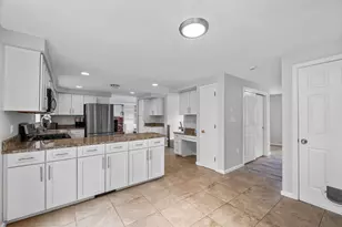 17 Cambridge Dr, Merrimack, NH 03054 - Photo 12