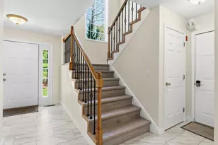 8 Flag Ct, Auburn, NH 03032 - Photo 16