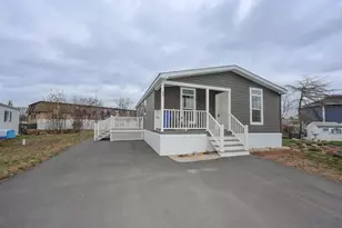 11 Hagop Rd, Salem, NH 03073 - Photo 1