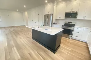 6 Mulberry St, Concord, NH 03301 - Photo 2