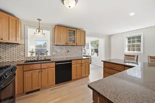 4 Percheron Cir, Nashua, NH 03062 - Photo 8