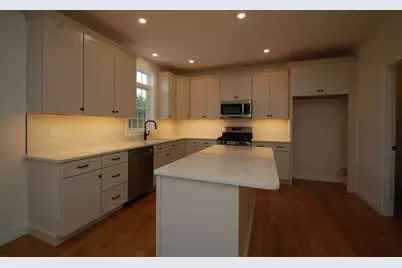 70 Lantern Drive, Sandown, NH 03873 - Photo 2
