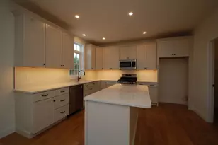 70 Lantern Dr, Sandown, NH 03873 - Photo 2