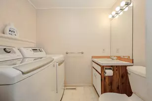 38 Winterwood Dr, Londonderry, NH 03053 - Photo 22