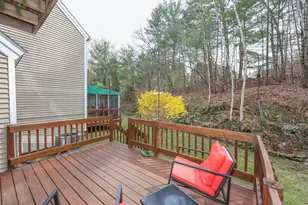 38 Winterwood Dr, Londonderry, NH 03053 - Photo 8