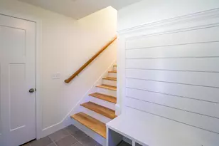 31 Eden Ln, Portsmouth, NH 03801 - Photo 2