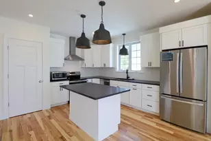 31 Eden Ln, Portsmouth, NH 03801 - Photo 6