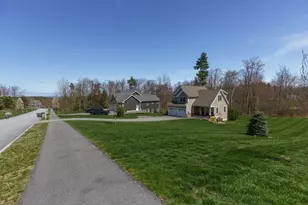 29 Churchill Dr, Hooksett, NH 03106 - Photo 4