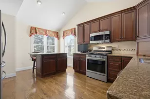 9 Pebble Beach Dr, Bedford, NH 03110 - Photo 20