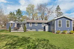 5 Pleasant St, Merrimack, NH 03054 - Photo 2