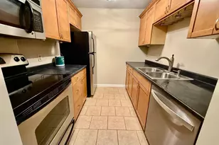122 Eastern Ave, Manchester, NH 03104 - Photo 4