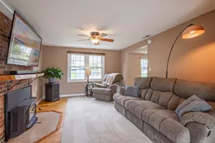 18 Hillside Dr, Nashua, NH 03064 - Photo 16
