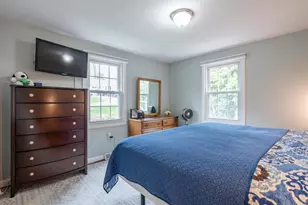 18 Hillside Dr, Nashua, NH 03064 - Photo 8