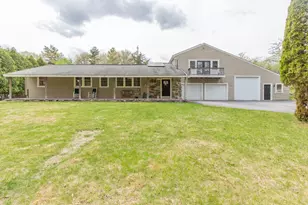 131 Bush Hill Rd, Pelham, NH 03076 - Photo 2