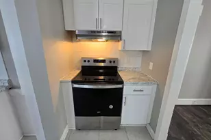 286 Lake Ave, Manchester, NH 03103 - Photo 12
