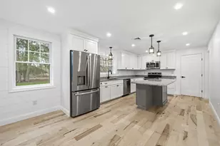 15 Walton Rd, Plaistow, NH 03865 - Photo 6