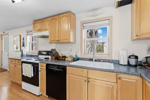 13 Clinton St, Concord, NH 03301 - Photo 6