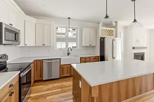 27 Eden Ln, Portsmouth, NH 03801 - Photo 4