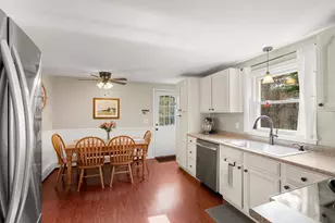 151 Rockingham Rd, Derry, NH 03038 - Photo 10