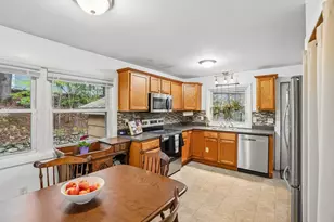 23 Pineridge St, Goffstown, NH 03045 - Photo 6