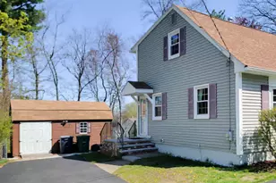 10 Cambridge Rd, Nashua, NH 03062 - Photo 2