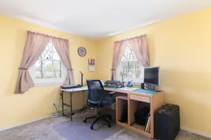 10 Cambridge Rd, Nashua, NH 03062 - Photo 8