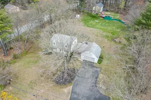 19 Dutton Rd, Pelham, NH 03076 - Photo 4