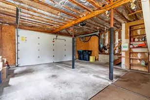 19 Dutton Rd, Pelham, NH 03076 - Photo 22