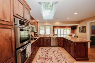 2605 Elm St, Manchester, NH 03104 - Photo 6