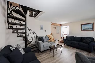 8 Nashua St, Seabrook, NH 03874 - Photo 6