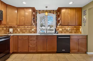 1 Heritage Dr, Merrimack, NH 03054 - Photo 4