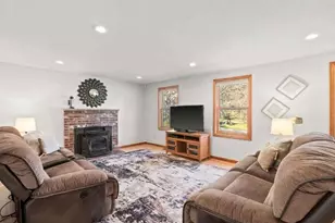 25 Fletcher Dr, Pelham, NH 03076 - Photo 12