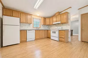 90 Monteiro Dr, Hinsdale, NH 03451 - Photo 2