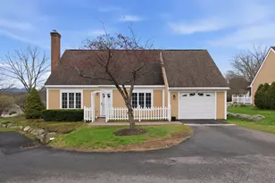 55 Garden Cir, Laconia, NH 03246 - Photo 2