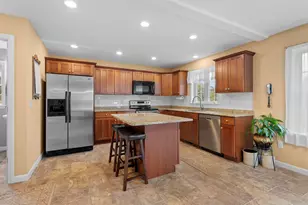 3 Orchard Hill Road, Epping, NH 03042 - Photo 2