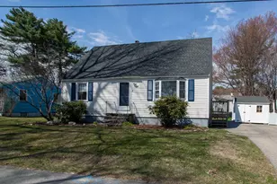 4 Hutchinson Dr, Hampton, NH 03842 - Photo 2