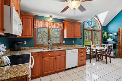 112 Hardy Road, Londonderry, NH 03053 - Photo 4