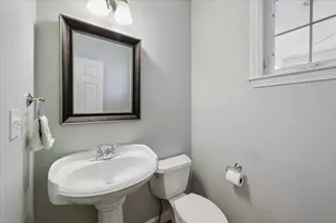 32 White Pine Ln, Manchester, NH 03102 - Photo 20