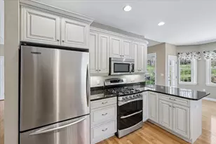 32 White Pine Ln, Manchester, NH 03102 - Photo 12