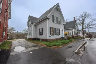 14 Chestnut St, Pittsfield, NH 03263 - Photo 2