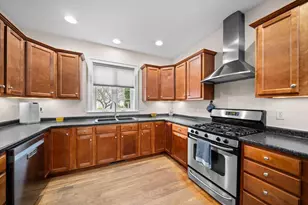 38 Tansy Ave, Stratham, NH 03885 - Photo 2