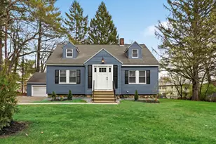 293 Lawrence Rd, Salem, NH 03079 - Photo 2