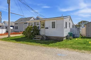 6 Chase St, Hampton, NH 03842 - Photo 4