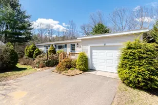 37 Magnolia Ln, Belmont, NH 03220 - Photo 2