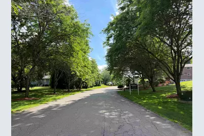 79 Oakridge Drive, Londonderry, NH 01844 - Photo 4