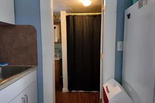 36 Elm St, Derry, NH 03038 - Photo 22